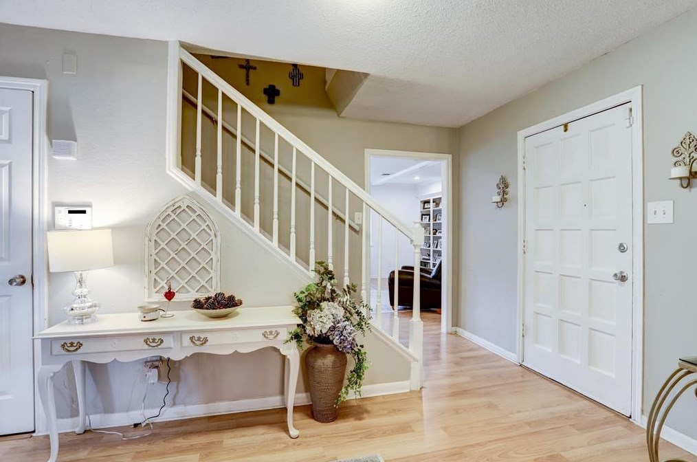 12210 Whittington Dr, Houston TX  77077-4841 exterior