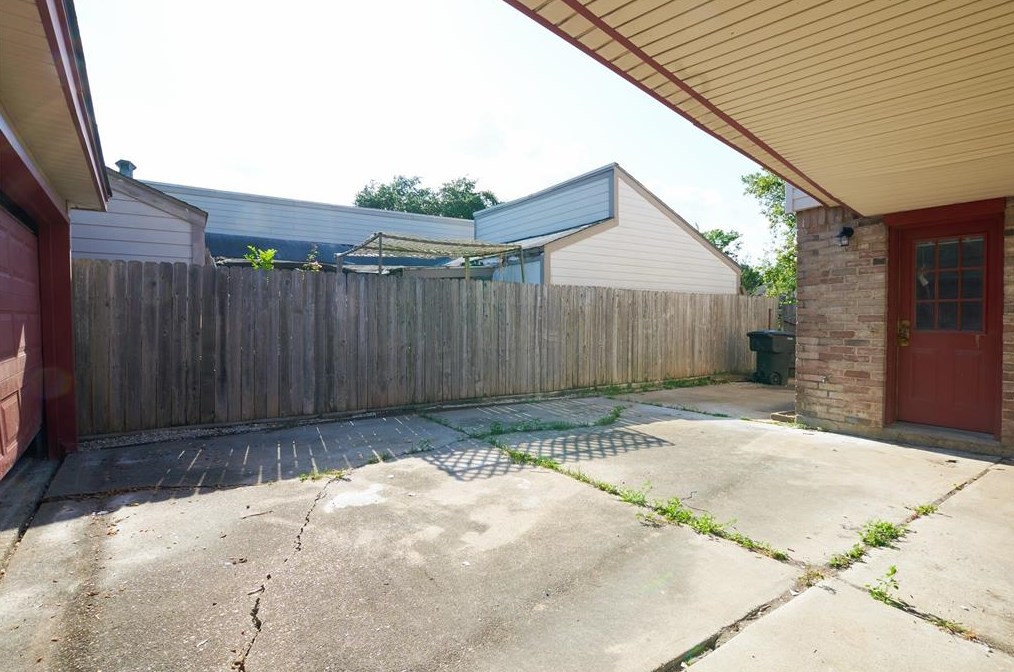 7823 Secretariat Ln, Houston TX  77071-3013 exterior