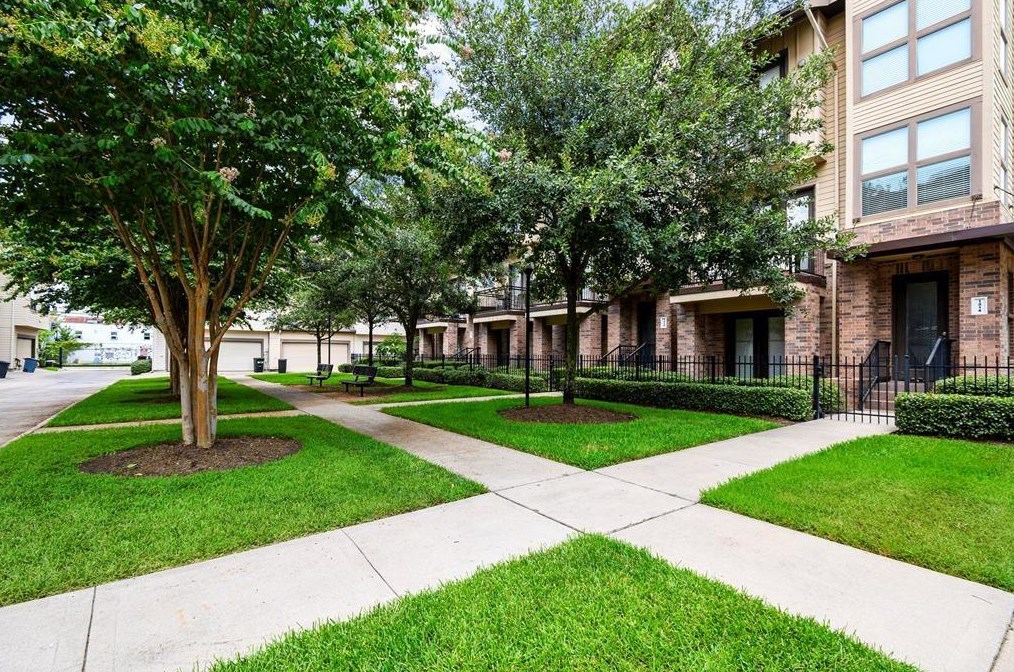 1329 Delano St, Houston TX  77003-4524 exterior