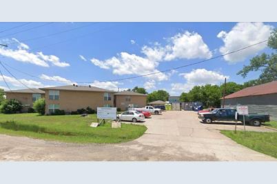 306 W Avenue D, Rosebud, TX 76570 - Photo 1