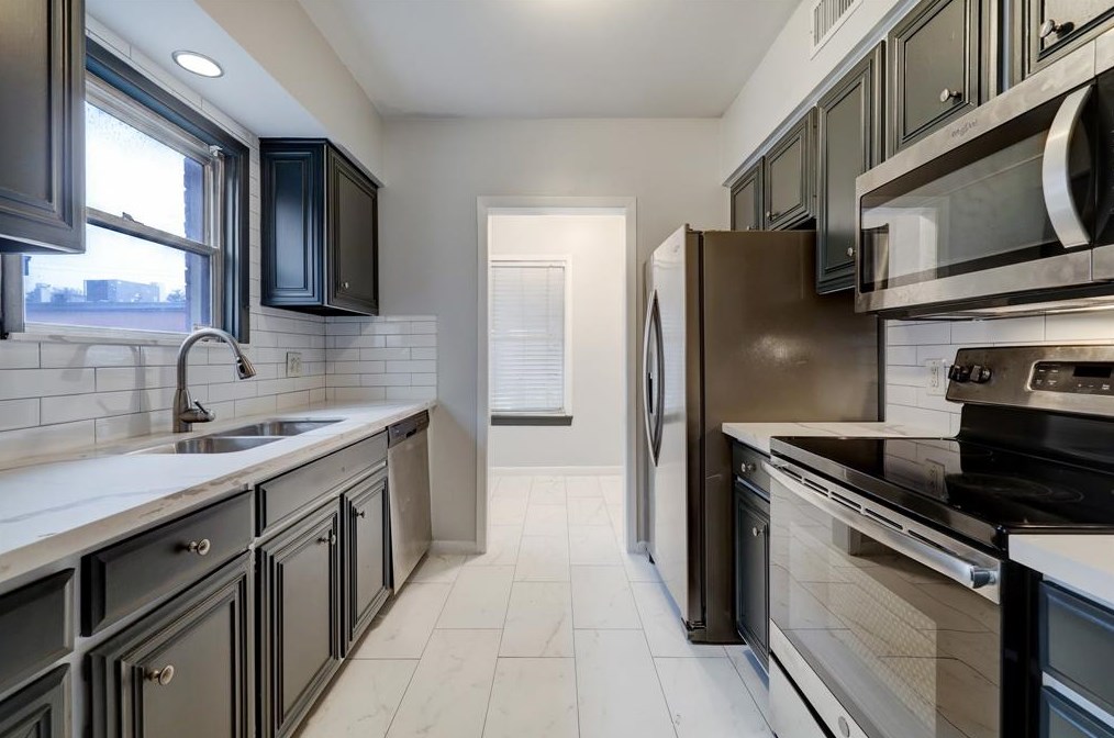 1608 Bonnie Brae St, Houston TX  77006-5219 exterior