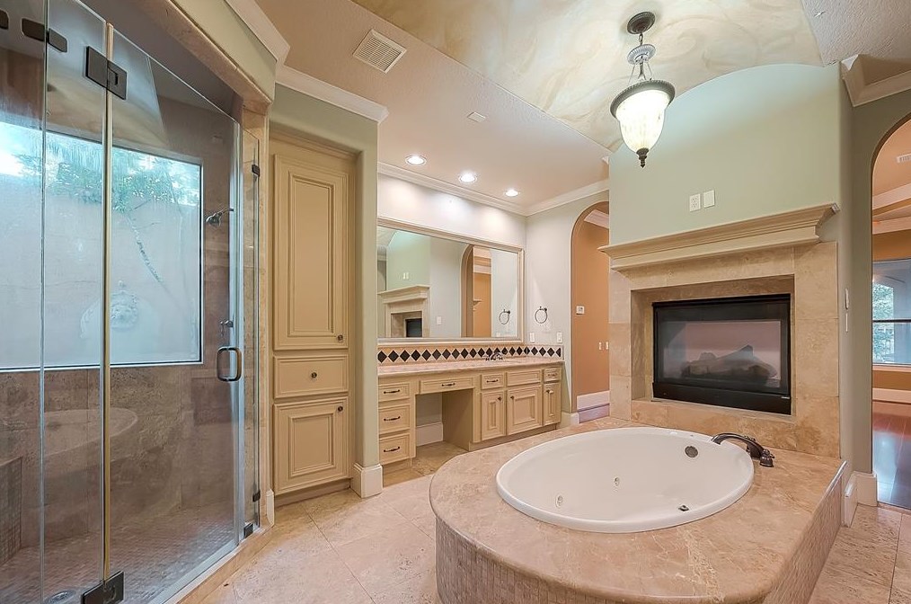 14302 Heidi Oaks Ln, Humble TX 77396-3498 exterior