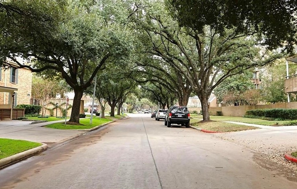 5200 Weslayan St, Houston TX  77005-1094 exterior