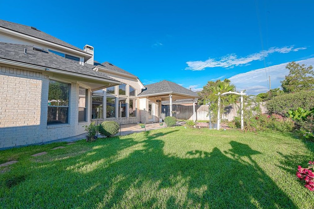 6703 Silver Shade Dr, Houston TX  77064-5538 exterior