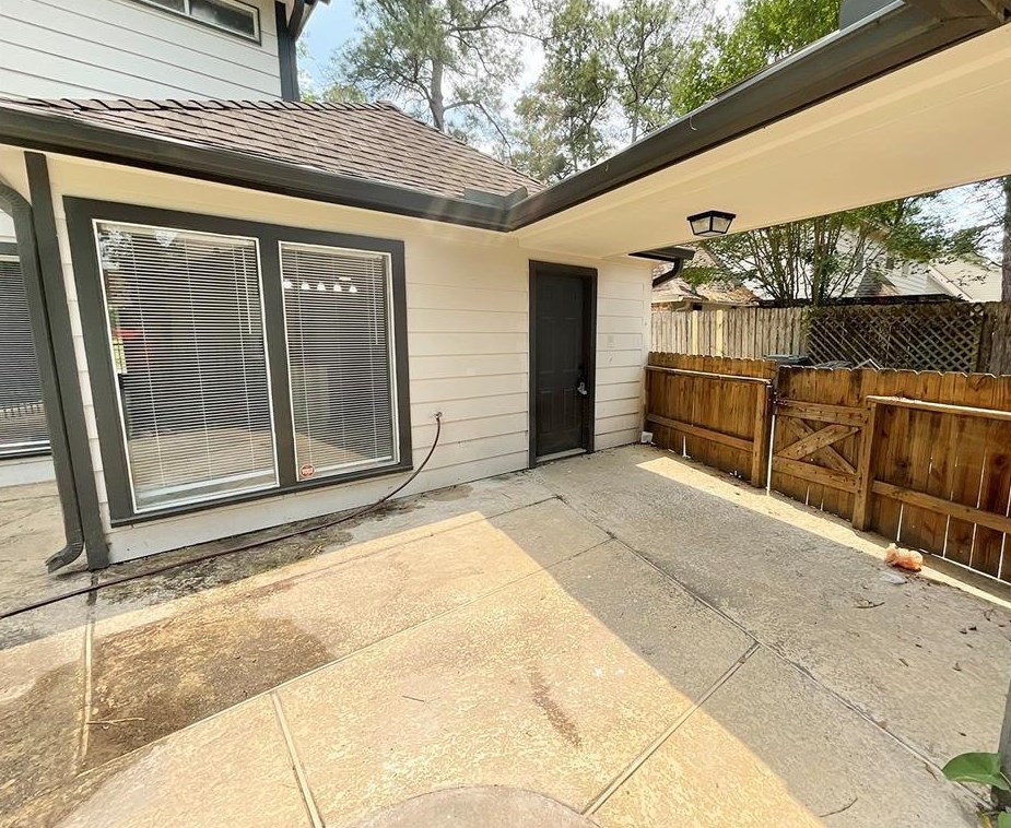 1822 Anvil Dr, Houston TX  77090-2002 exterior