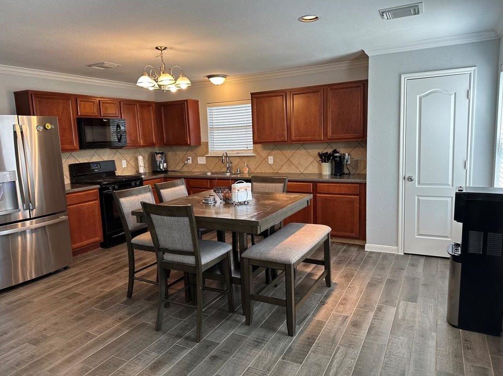 550 Silky Leaf Dr, Houston TX 77073-2832 exterior