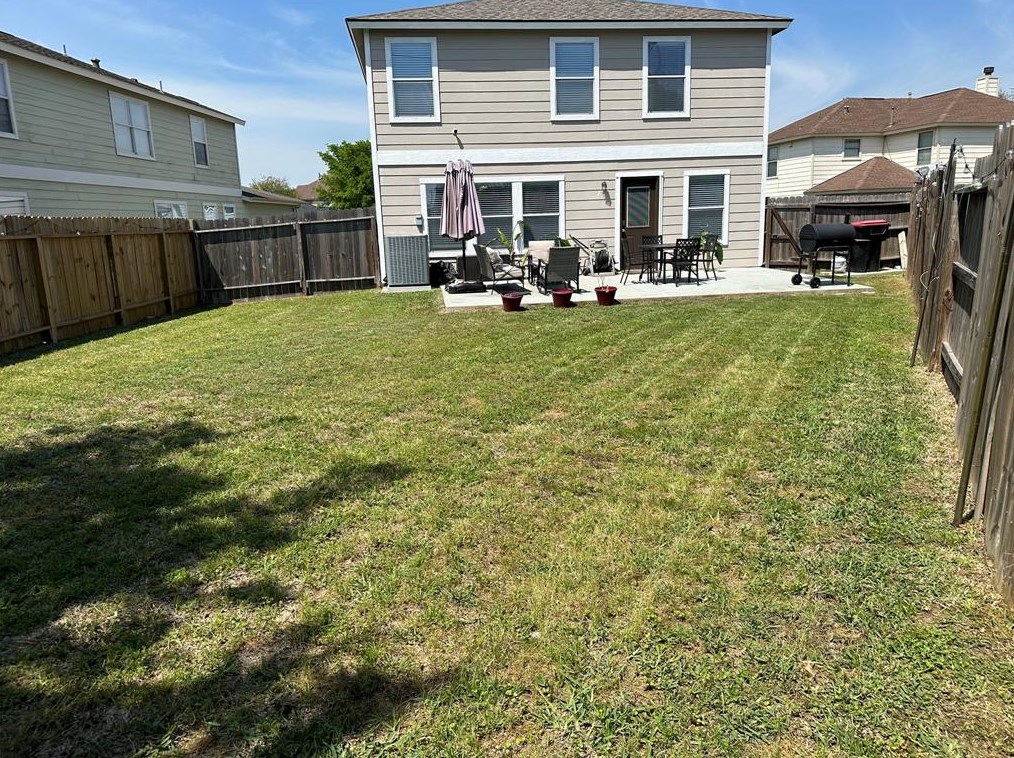 550 Silky Leaf Dr, Houston TX 77073-2832 exterior