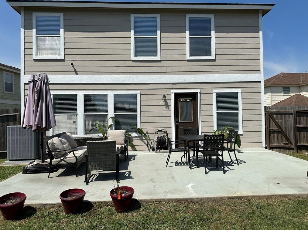 550 Silky Leaf Dr, Houston TX 77073-2832 exterior