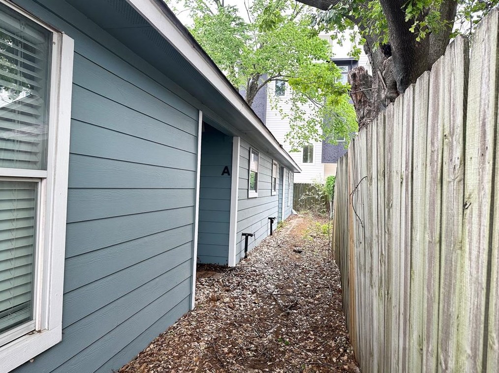 305 Ennis St, Houston TX  77003-1201 exterior