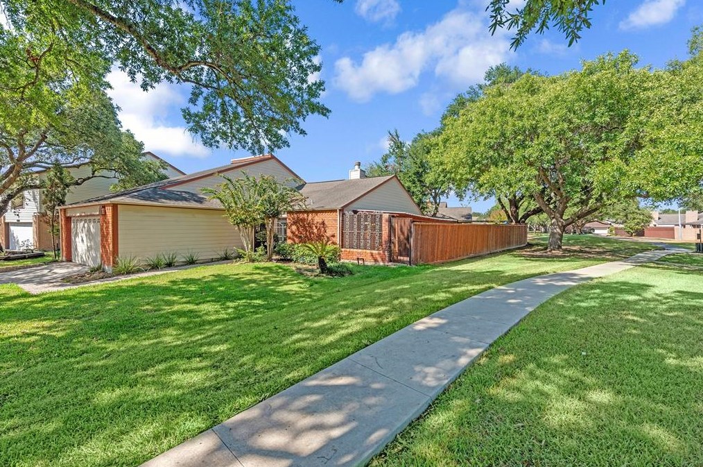 16619 Sunlight Way, Houston TX  77058-2243 exterior