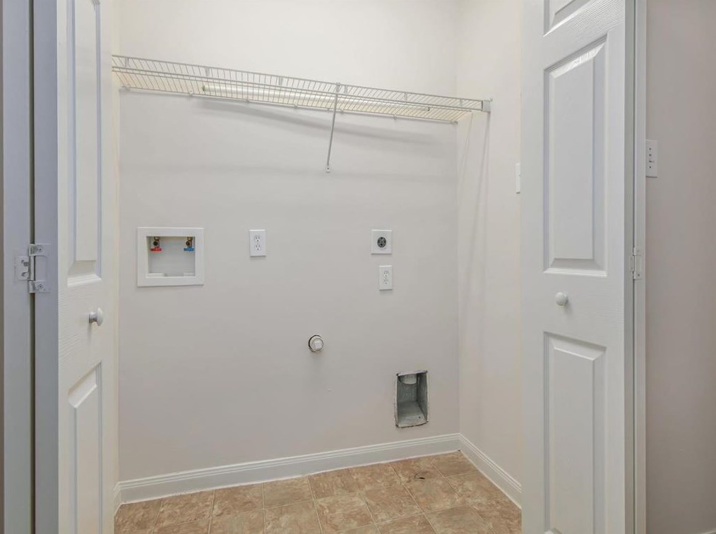 22302 Queenbury Hl Dr, Houston TX  77073-5682 exterior