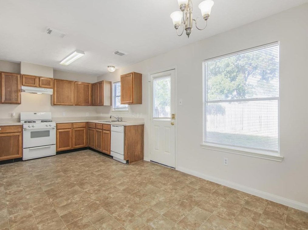 22302 Queenbury Hl Dr, Houston TX  77073-5682 exterior