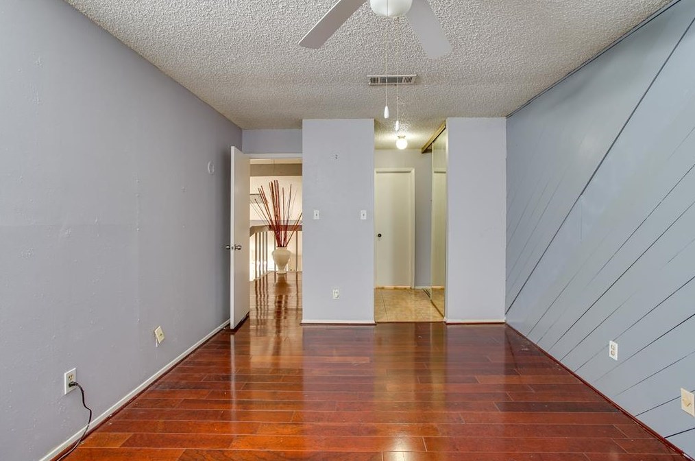 6825 Greenway Chase St, Houston TX  77072-2147 exterior