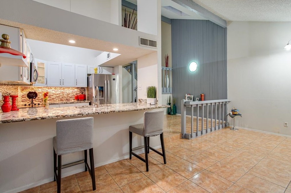 6825 Greenway Chase St, Houston TX  77072-2147 exterior