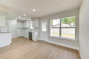 328 Meadow Wood Ct, League City, TX 77573 - Photo 3