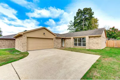 328 Meadow Wood Court, League City, TX 77573 - Photo 1