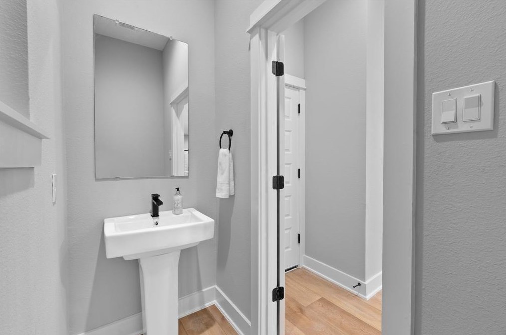 4212 Mckinley St, Houston TX  77051-1832 exterior