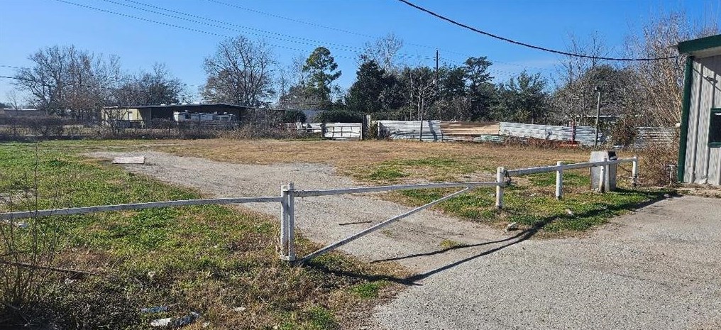 15739 Lee Rd, Houston TX  77032-2600 exterior