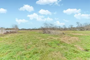 1300 N Battlebell Rd, Highlands, TX 77562 - Photo 15