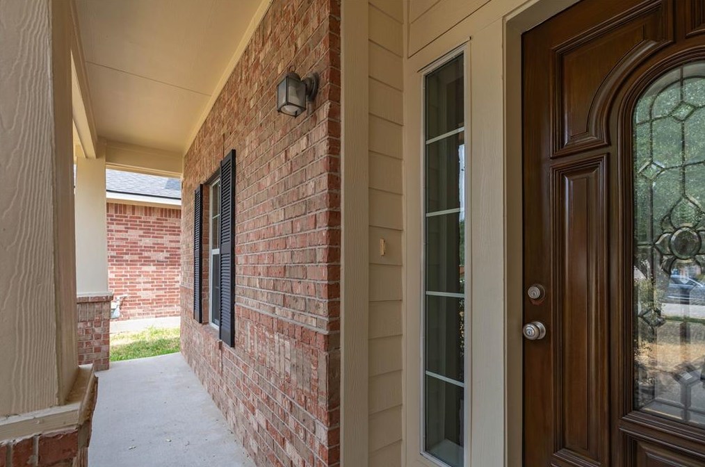 1919 Meadow Edge Ln, Spring TX  77388-2603 exterior