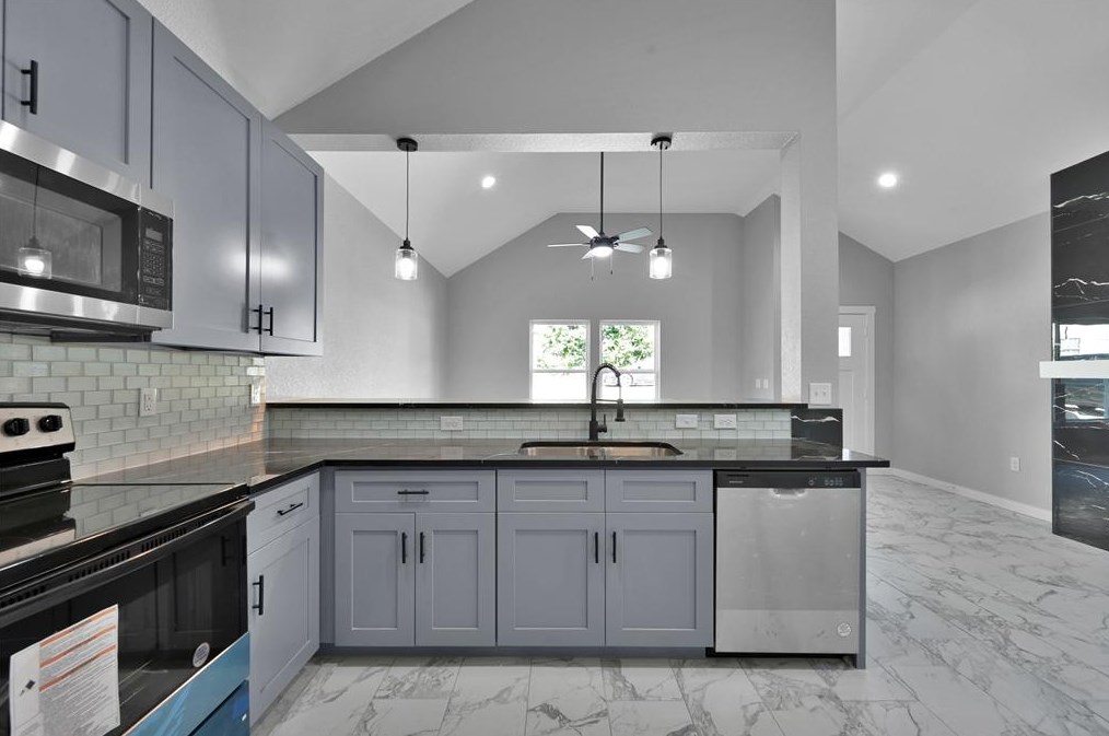 16514 Eastchase, Montgomery TX 77316-6704 exterior