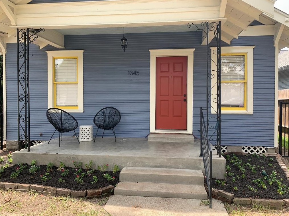 1345 Beverly St, Houston TX  77008-4529 exterior