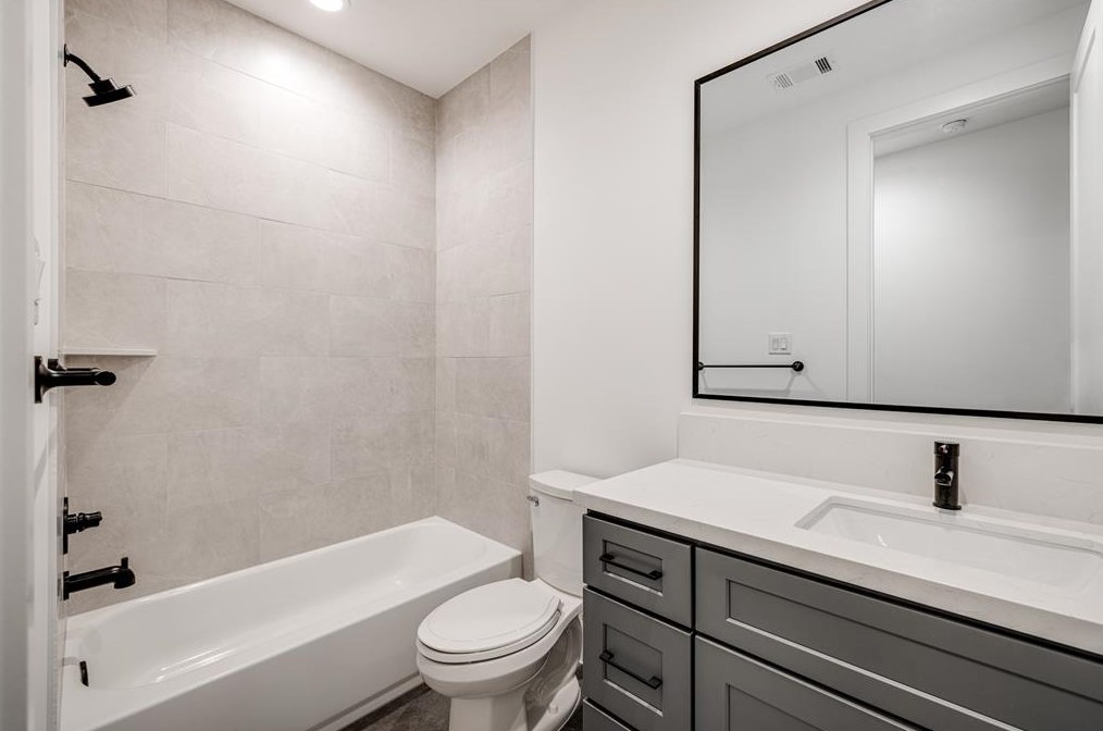 1808 Hazard St, Houston TX 77019-5720 exterior