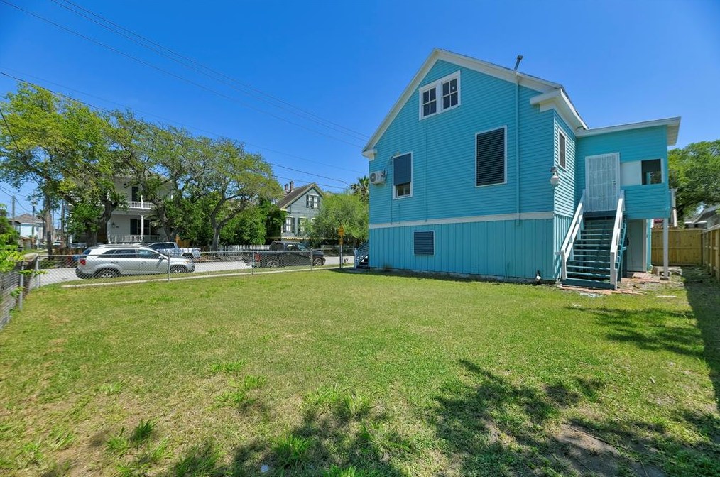 1221 20 St, Galveston TX 77550-8006 exterior