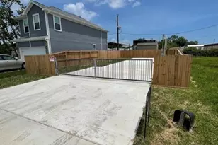 135 Dolphin Harbor Harbor N, Baytown, TX 77523 - Photo 1