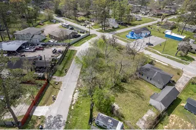 8504 Shady Drive, Houston, TX 77016 - Photo 9