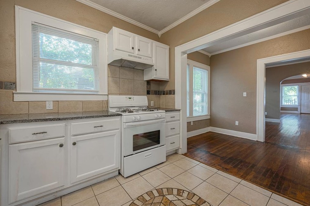 2711 Eagle St, Houston TX  77004-4574 exterior