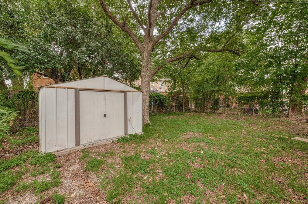 2711 Eagle St, Houston TX  77004-4574 exterior