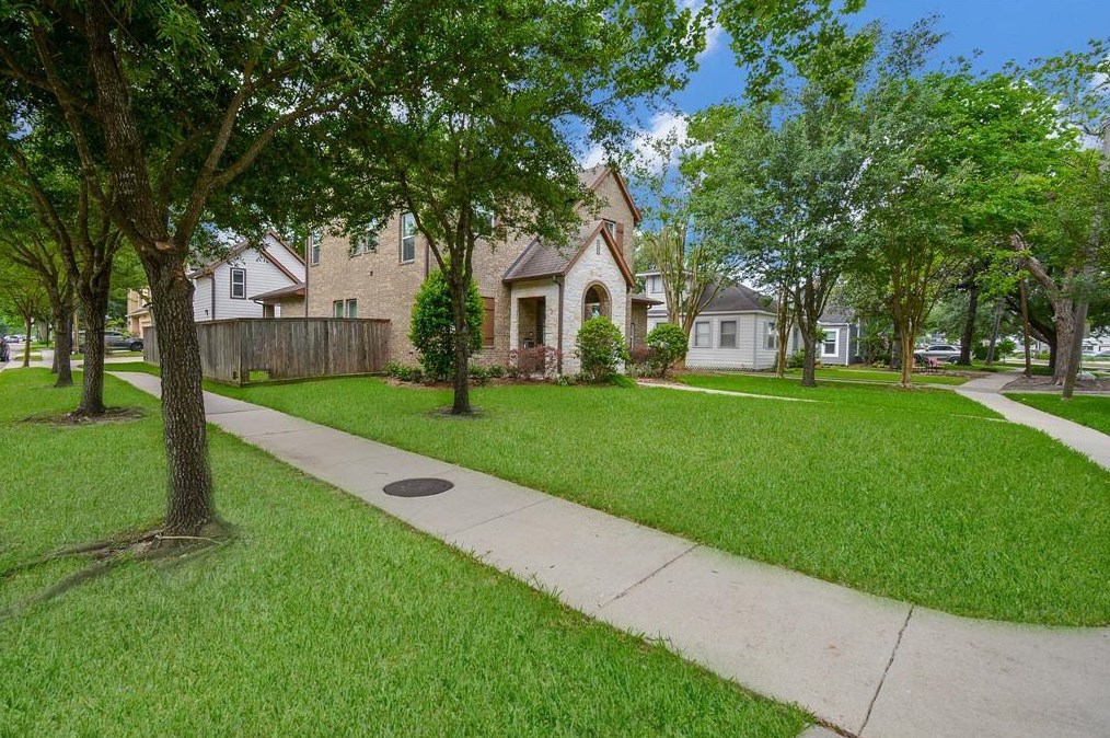 3903 Northwestern St, Houston TX  77005-2049 exterior