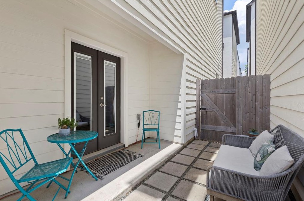 843 Fisher St, Houston TX  77018-5324 exterior