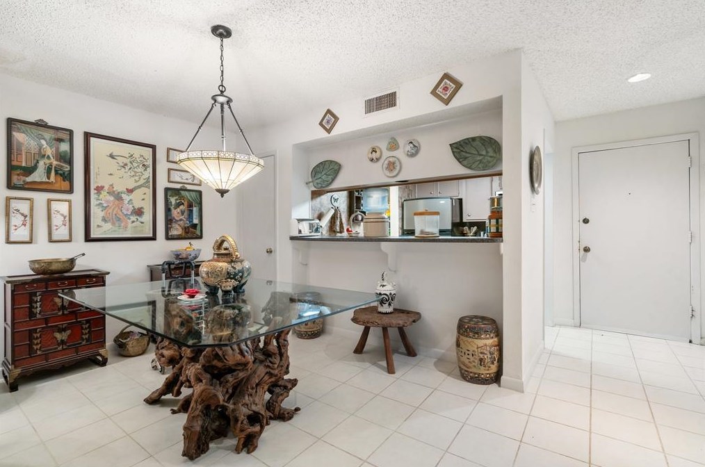 15 April Hl, Montgomery TX 77356-5923 exterior