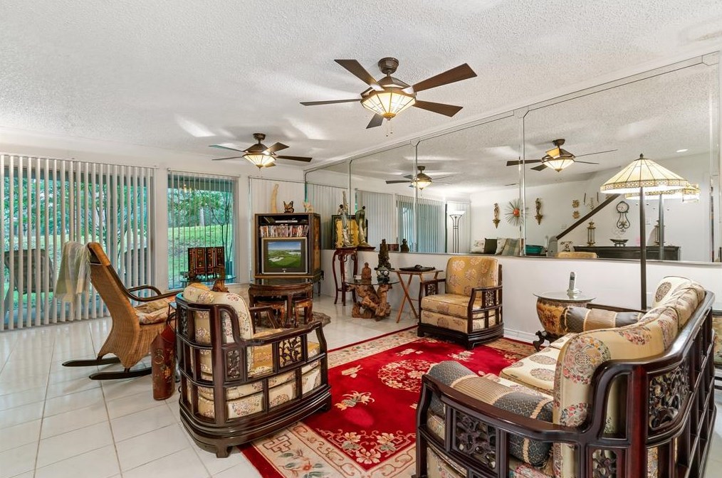 15 April Hl, Montgomery TX 77356-5923 exterior