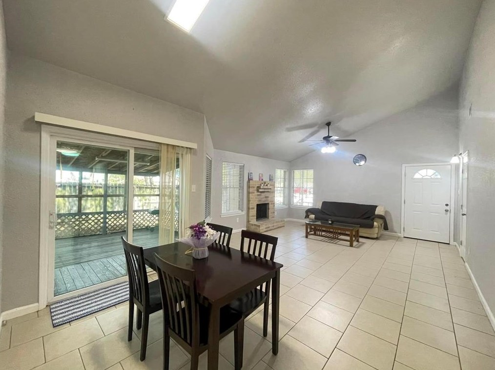 14227 Clear Forest Dr, Sugar Land TX  77498-1795 exterior