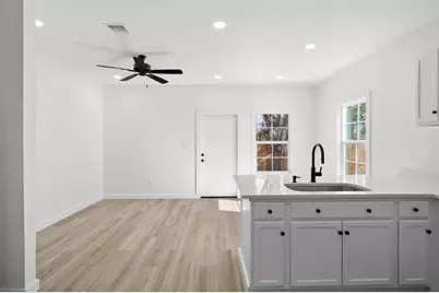 1105 E Main Street #B, Brenham, TX 77833 - Photo 11