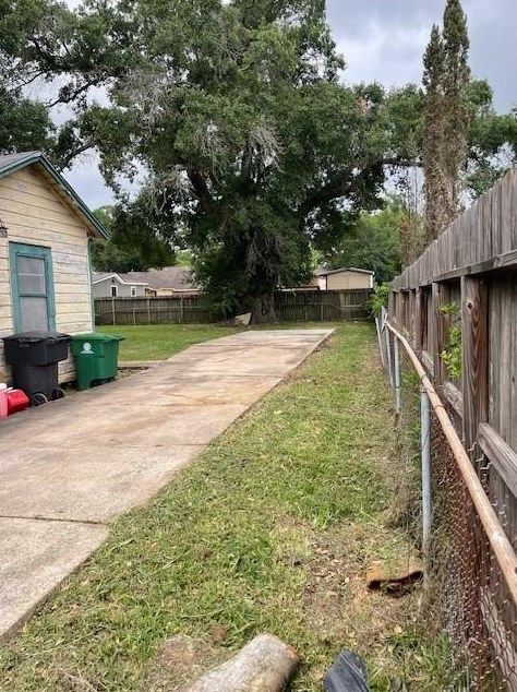 9705 Peachtree St, Houston TX  77016-4123 exterior