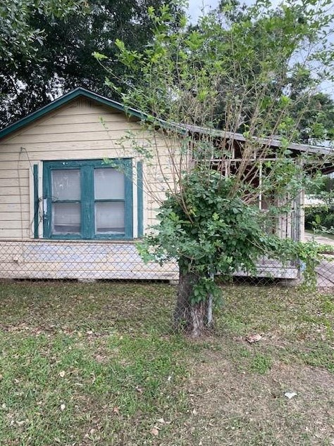 9705 Peachtree St, Houston TX  77016-4123 exterior