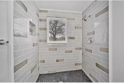 2205 Sumpter Street, Houston, TX 77026 - Photo 5