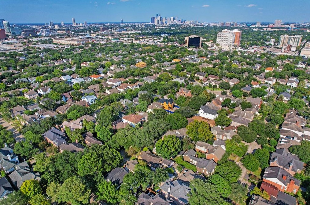 2925 Plumb St, Houston TX  77005-3057 exterior