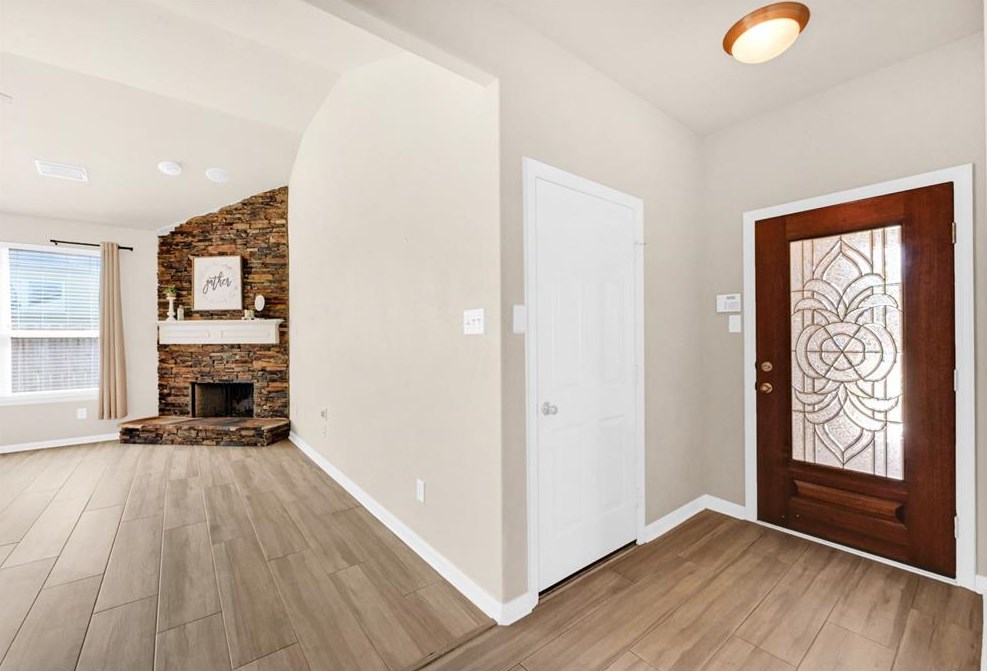 9619 Brackenton Crest Dr, Spring TX  77379-2820 exterior