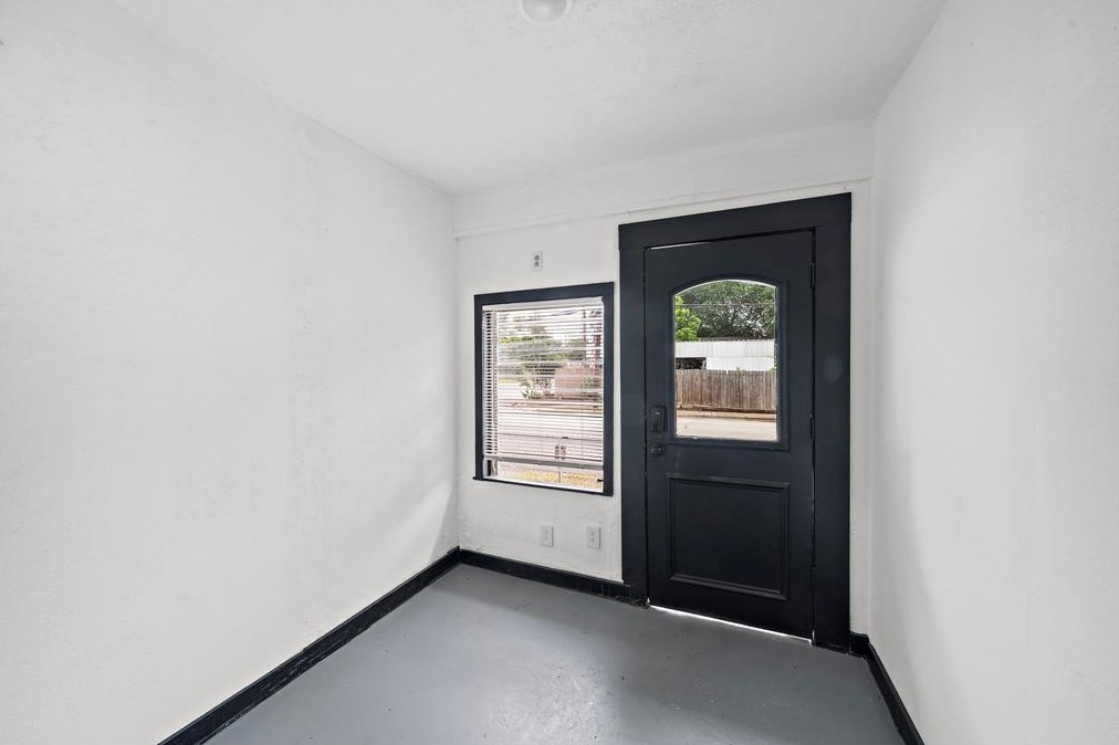 1504 Luzon, Houston TX  77009-7922 exterior