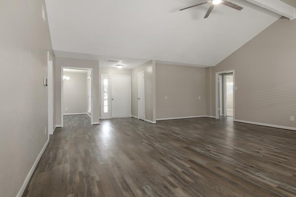 10102 Kirkbluff Dr, Houston TX 77089-2821 exterior