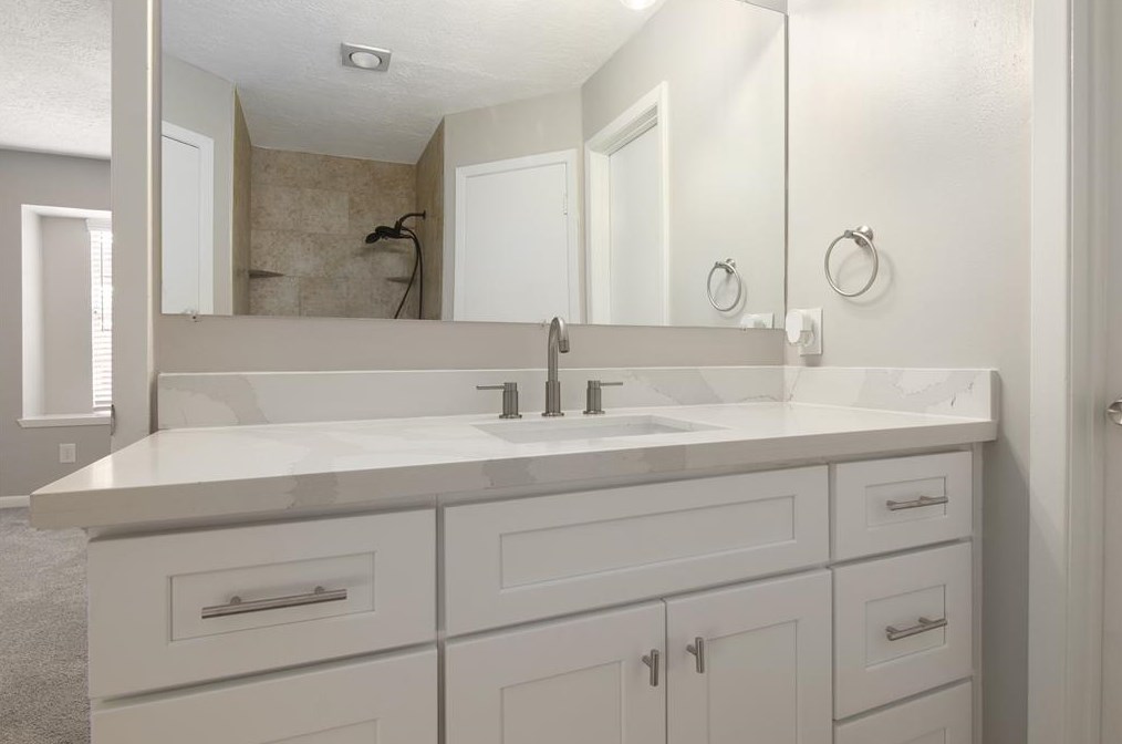 10102 Kirkbluff Dr, Houston TX 77089-2821 exterior