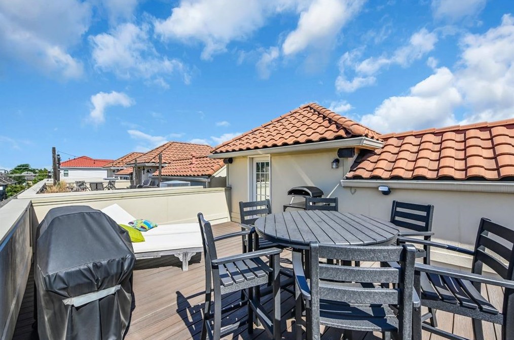 5611 Maxie, Houston TX  77007-3054 exterior