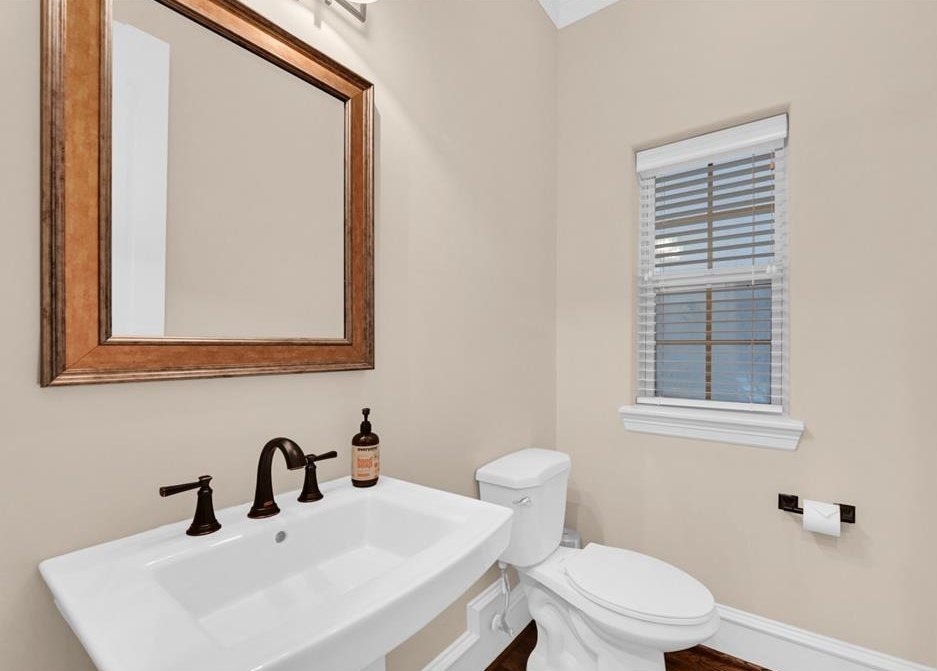 5611 Maxie, Houston TX  77007-3054 exterior