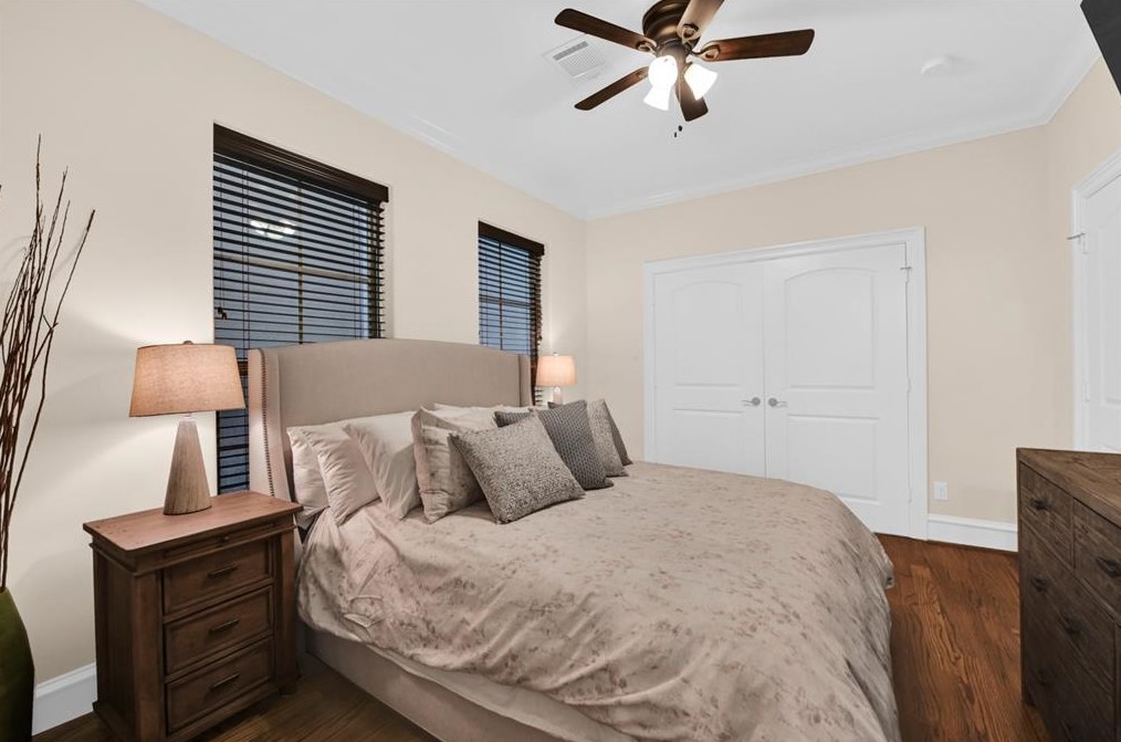 5611 Maxie, Houston TX  77007-3054 exterior