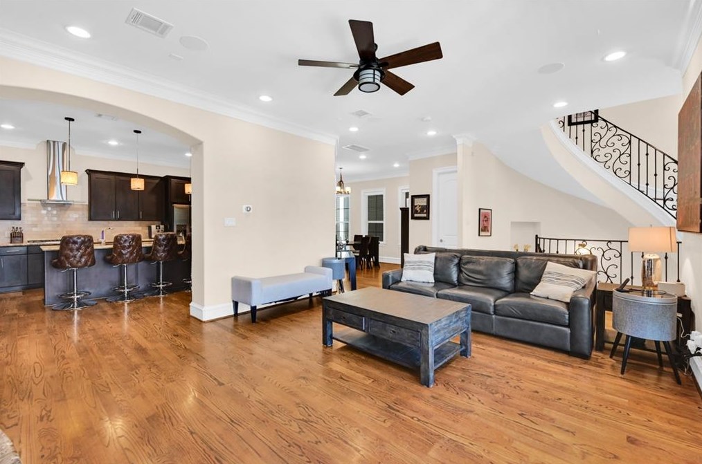 5611 Maxie, Houston TX  77007-3054 exterior